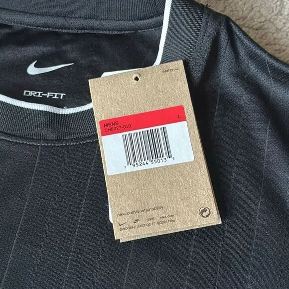 Nike Men’s Dri-FIT Long sleeve Referee II Jersey!